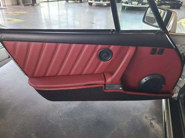 Photo of 1982 Silver Porsche 911