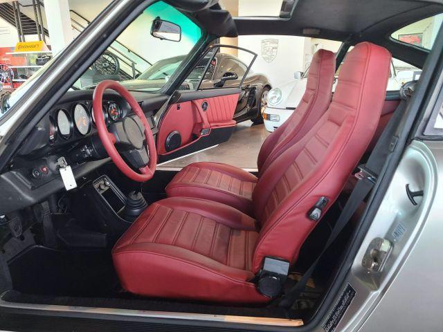 Photo of 1982 Silver Porsche 911