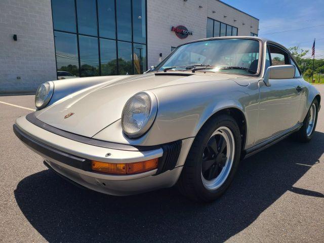 Photo of 1982 Silver Porsche 911