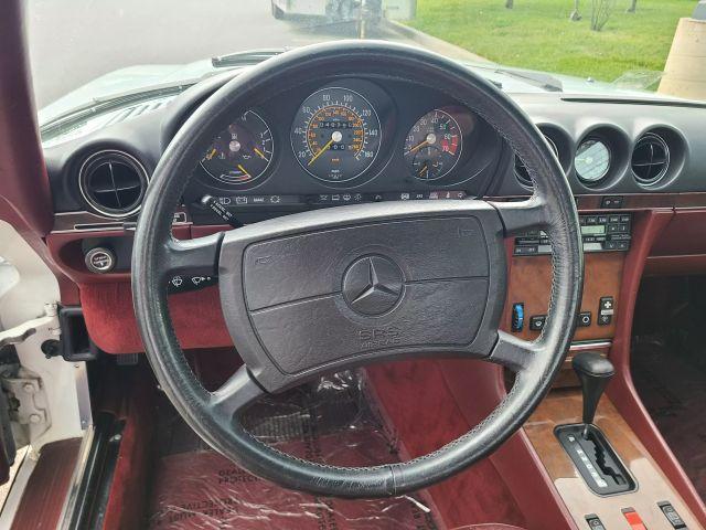 Photo of 1989 White Mercedes-Benz SL-Class
