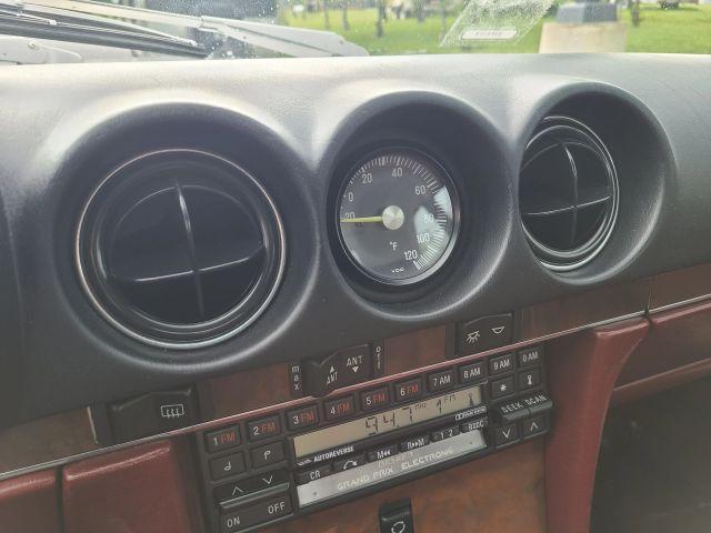 Photo of 1989 White Mercedes-Benz SL-Class