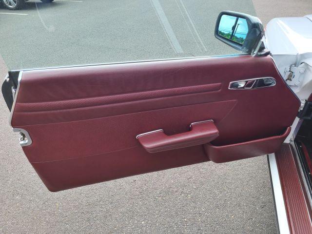 Photo of 1989 White Mercedes-Benz SL-Class