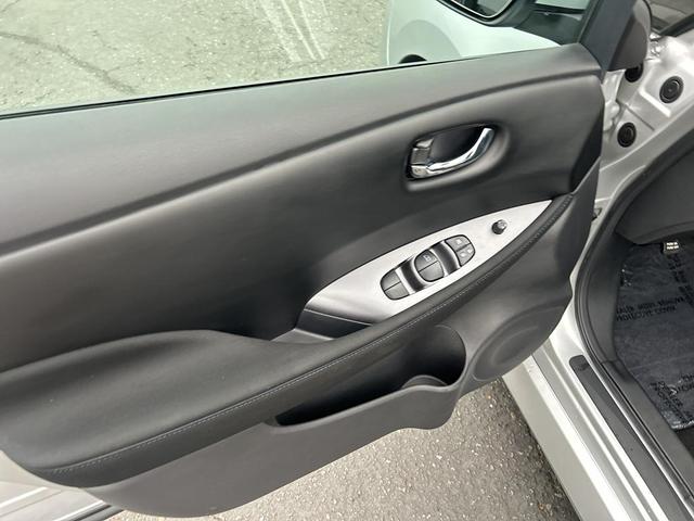 Photo of 2025 Brilliant Silver Metallic Nissan Leaf