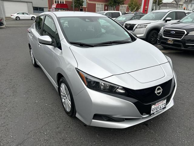 Photo of 2025 Brilliant Silver Metallic Nissan Leaf