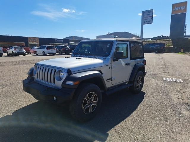 Photo of 2023 Silver Zynith Clearcoat Jeep Wrangler