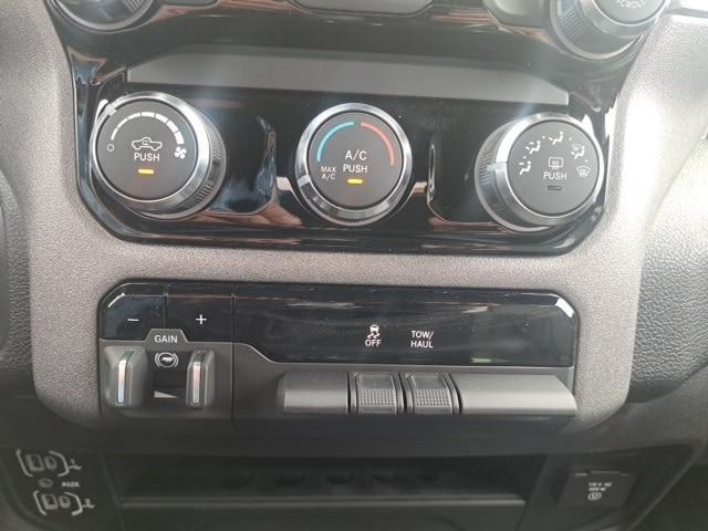 Photo of 2025 Bright White RAM 2500