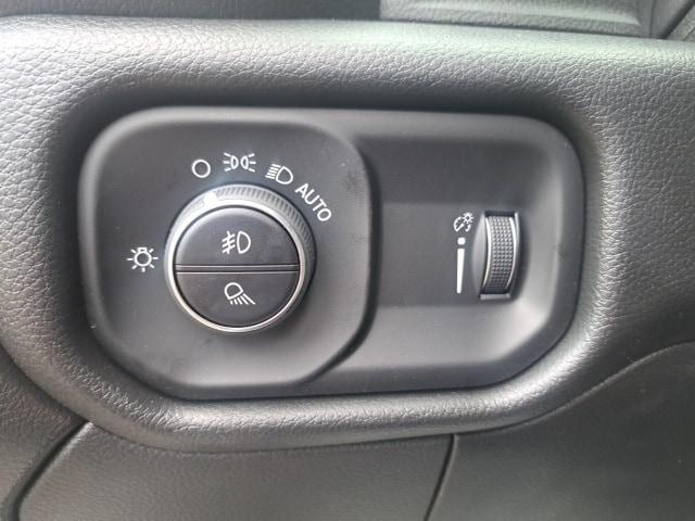 Photo of 2025 Bright White RAM 2500