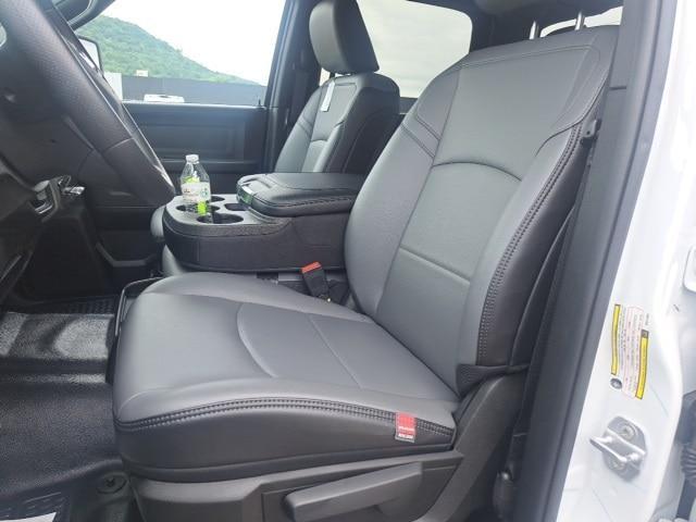 Photo of 2025 Bright White RAM 2500