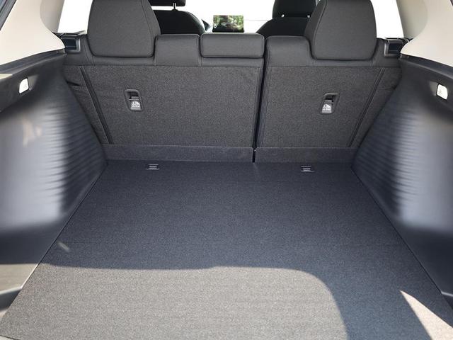Photo of 2026 Platinum White Pearl Honda HR-V