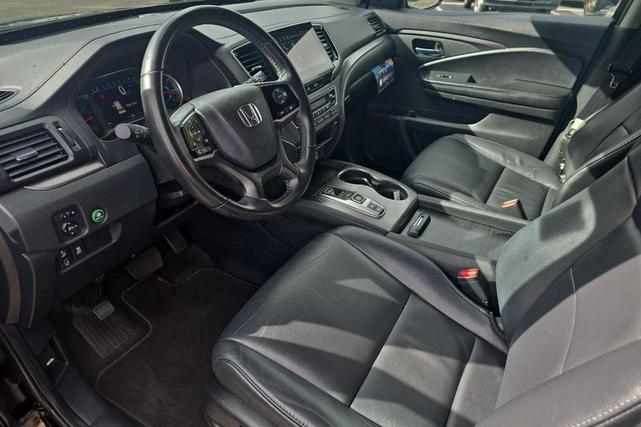 Photo of 2022 Crystal Black Pearl Honda Pilot