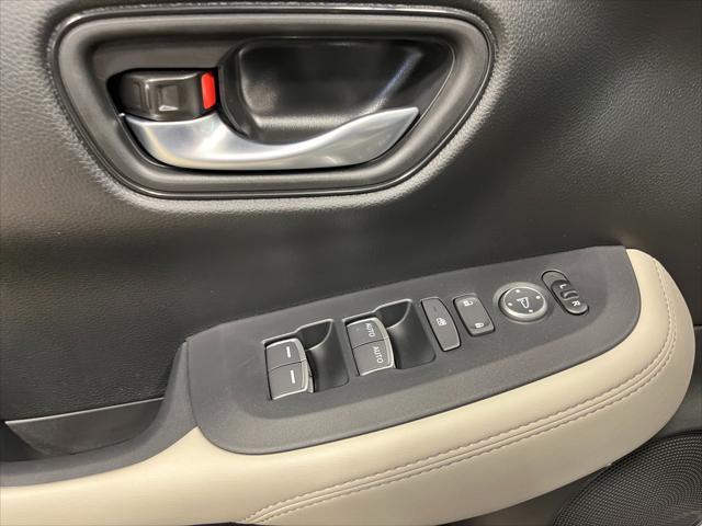 Photo of 2026 Solar Silver Metallic Honda HR-V