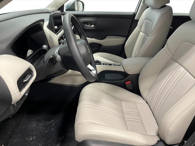 Photo of 2026 Solar Silver Metallic Honda HR-V
