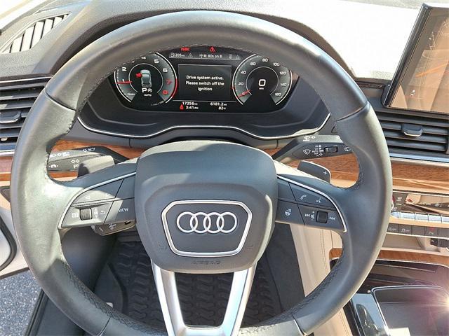 Photo of 2023 Glacier White Audi Q5