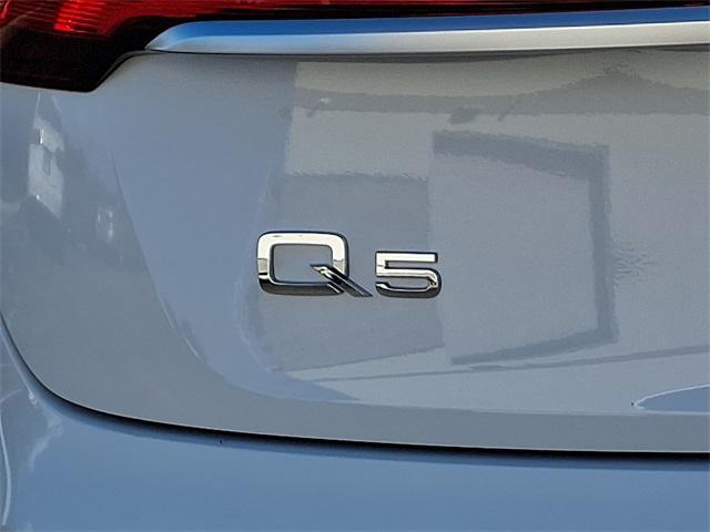 Photo of 2023 Glacier White Audi Q5