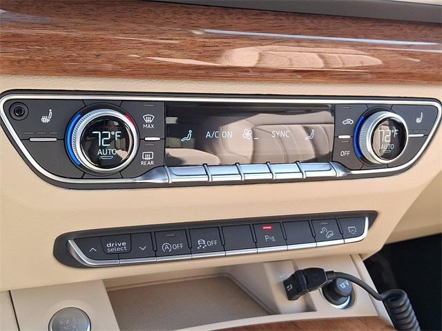 Photo of 2023 Glacier White Audi Q5