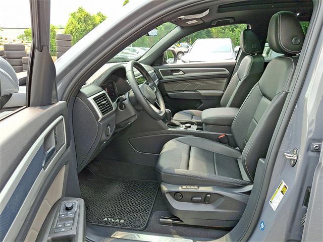 Photo of 2023 Gray Volkswagen Atlas Cross Sport