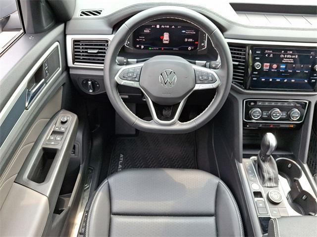 Photo of 2023 Gray Volkswagen Atlas Cross Sport