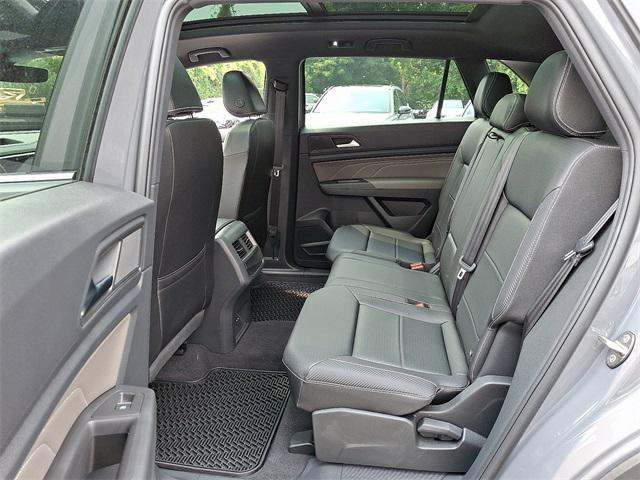 Photo of 2023 Gray Volkswagen Atlas Cross Sport