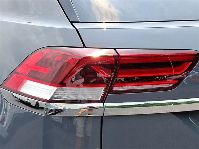 Photo of 2023 Gray Volkswagen Atlas Cross Sport