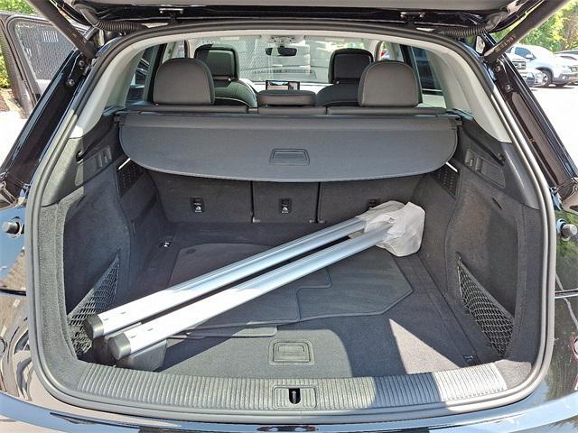 Photo of 2022 Black Metallic Audi Q5