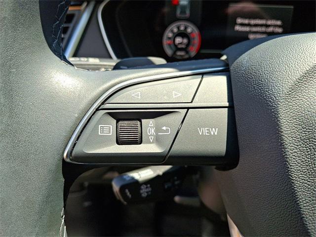 Photo of 2022 Black Metallic Audi Q5