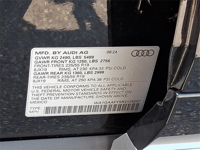 Photo of 2024 Black Metallic Audi Q5