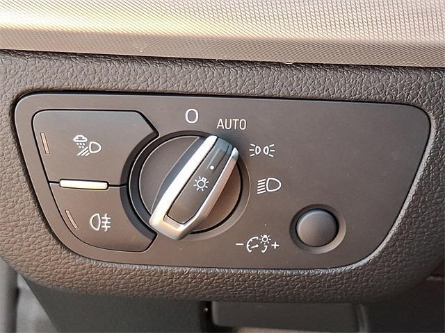 Photo of 2024 Black Metallic Audi Q5