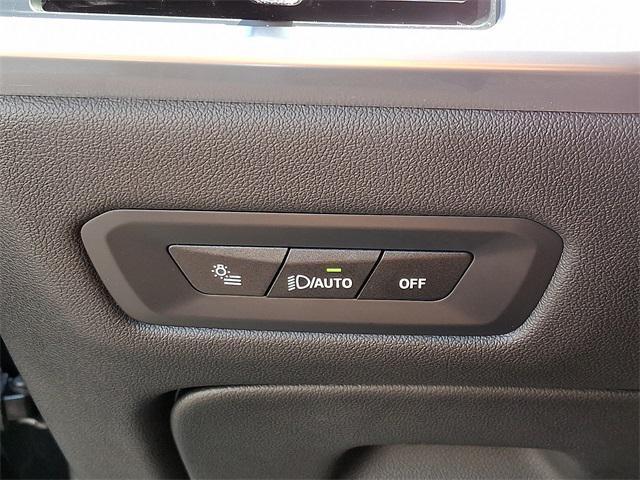 Photo of 2025 Black Sapphire Metallic BMW X6