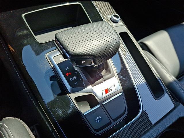 Photo of 2024 Glacier White Metallic Audi SQ5