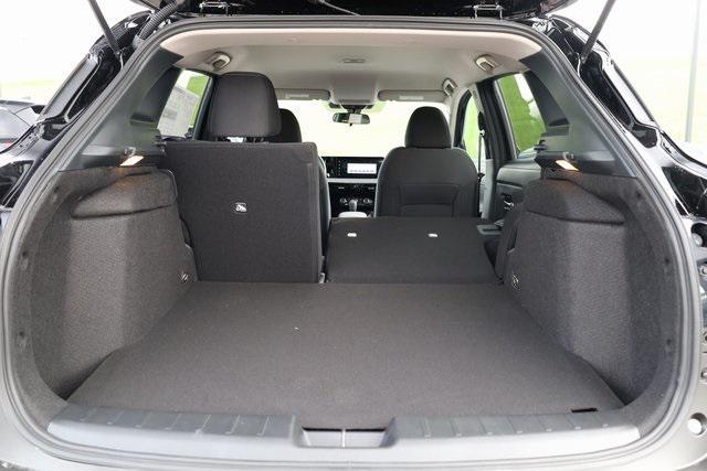 Photo of 2025 Super Black Nissan Kicks