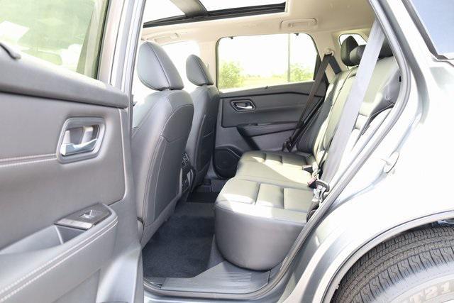 Photo of 2025 Gun Metallic Nissan Rogue
