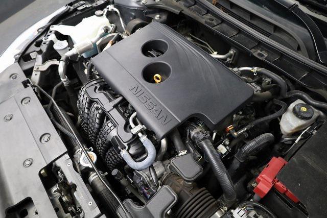 Photo of 2020 Super Black Clearcoat Nissan Altima