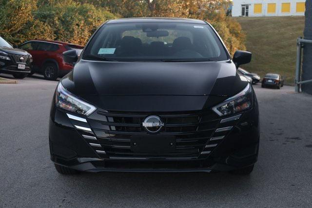 Photo of 2025 Super Black Metallic Nissan Versa
