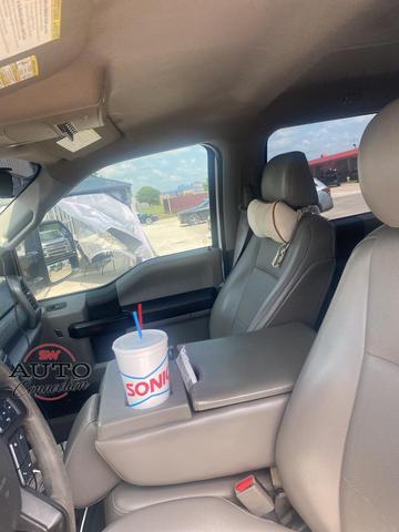Photo of 2019 Oxford White Ford F-250
