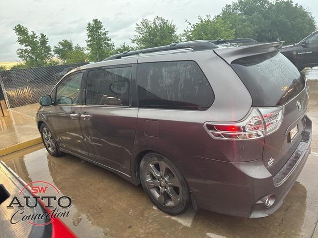 Photo of 2013 Gray Toyota Sienna