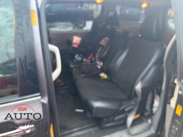 Photo of 2013 Gray Toyota Sienna