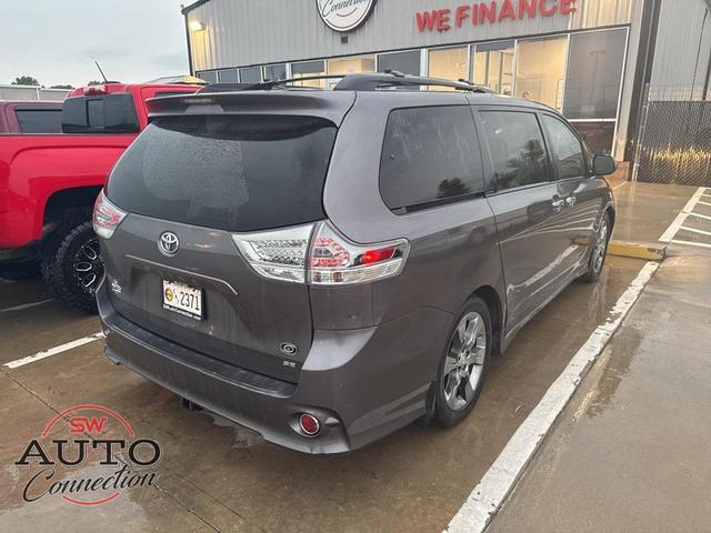 Photo of 2013 Gray Toyota Sienna