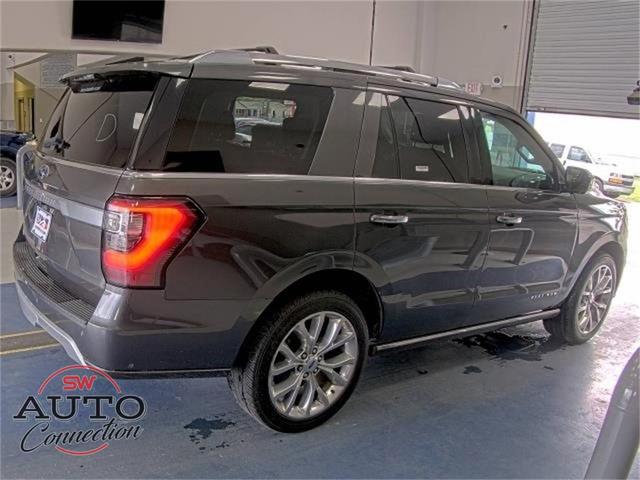Photo of 2019 Magnetic Ford Expedition
