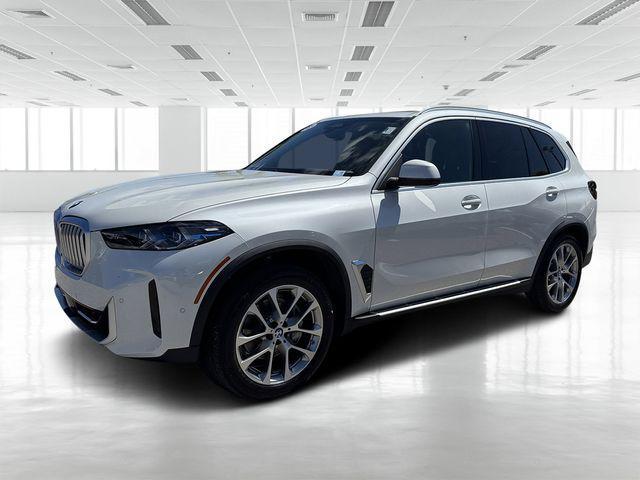 Photo of 2024 Mineral White Metallic BMW X5