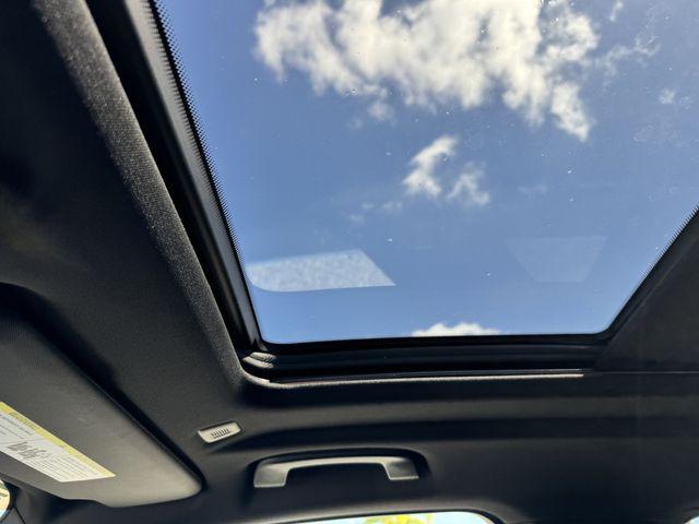 Photo of 2024 Mineral White Metallic BMW X5