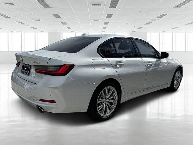 Photo of 2023 Mineral White Metallic BMW 330