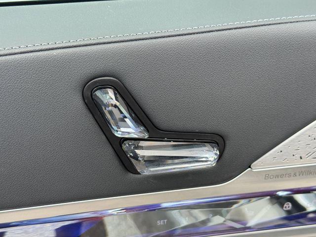 Photo of 2023 Oxide Grey Metallic BMW i7
