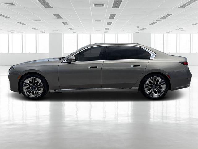 Photo of 2023 Oxide Grey Metallic BMW i7