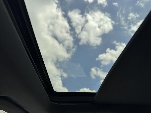 Photo of 2019 Crystal White Tricoat Cadillac XT4