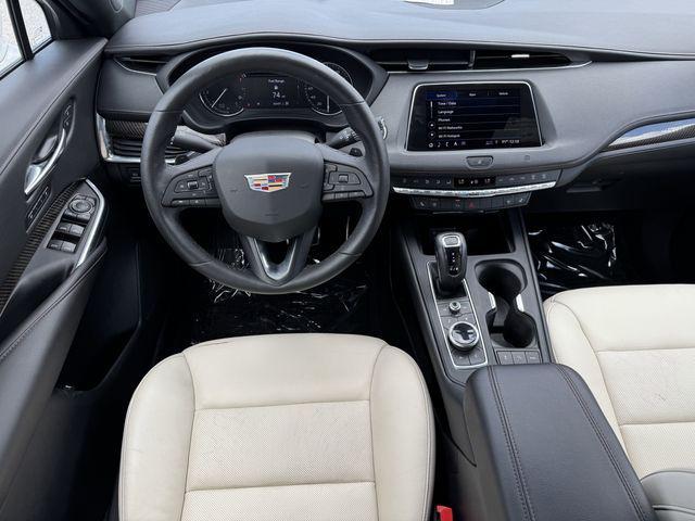 Photo of 2019 Crystal White Tricoat Cadillac XT4