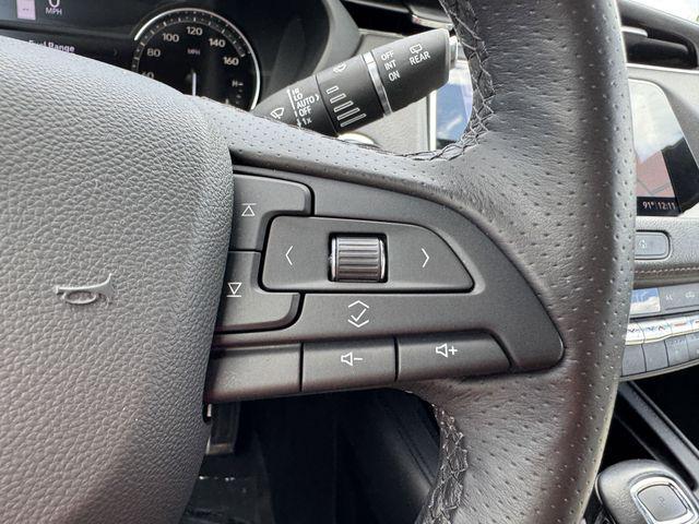 Photo of 2019 Crystal White Tricoat Cadillac XT4