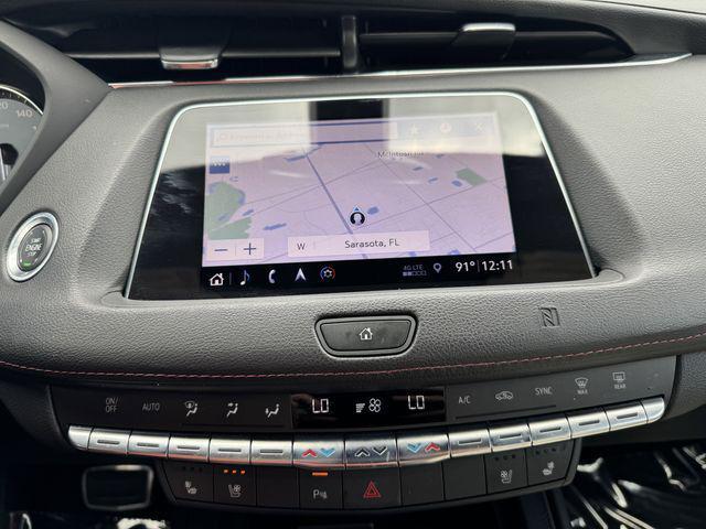 Photo of 2019 Crystal White Tricoat Cadillac XT4