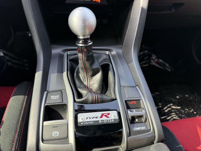 Photo of 2019 Sonic Gray Pearl Honda Civic Type R