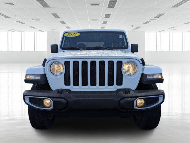 Photo of 2022 Bright White Clearcoat Jeep Gladiator