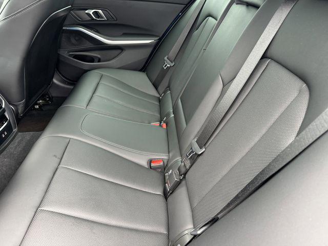Photo of 2024 Phytonic Blue Metallic BMW 330